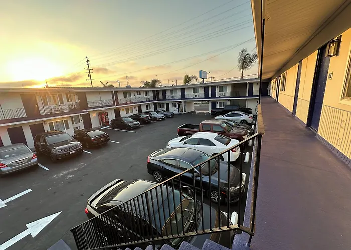 Del Aire Inn